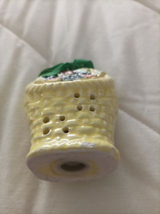 Cajita y cesto pétalos aromáticos