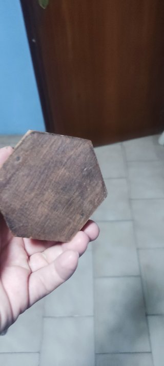 Caja madera tallada