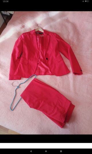 Traje completo zara rojo