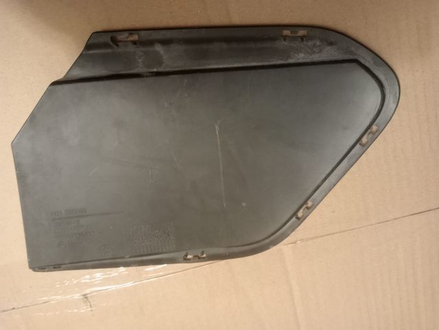 TAPA DE REJILLA DELANTERA IZQUIERDA BMW X1 F48