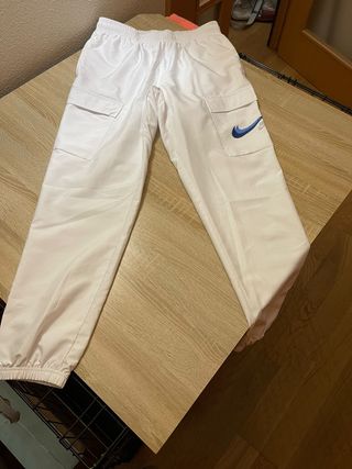 Nike Sportswear blancos