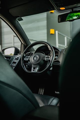 VOLKSWAGEN Golf  2009