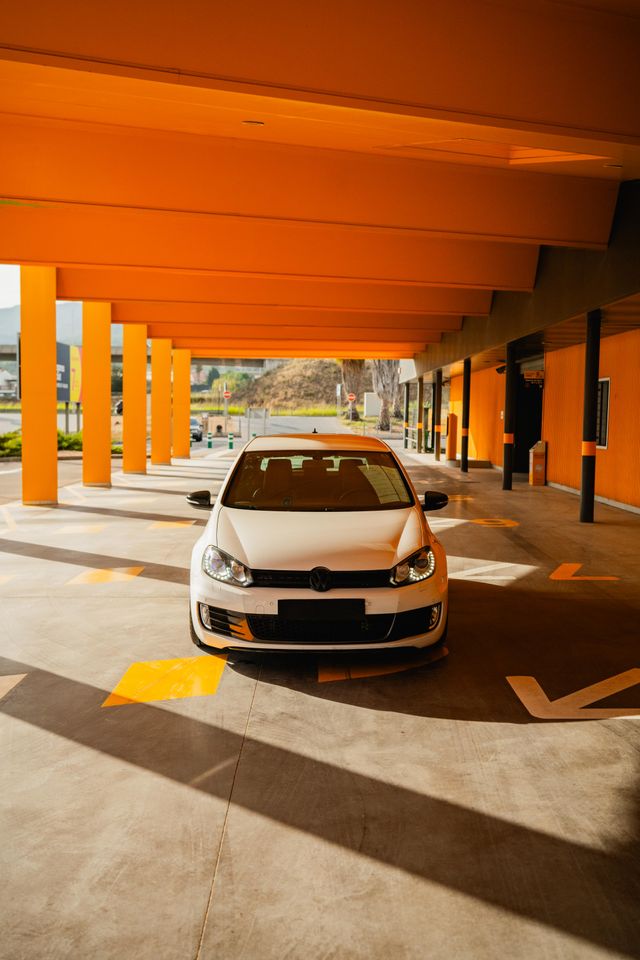 VOLKSWAGEN Golf  2009