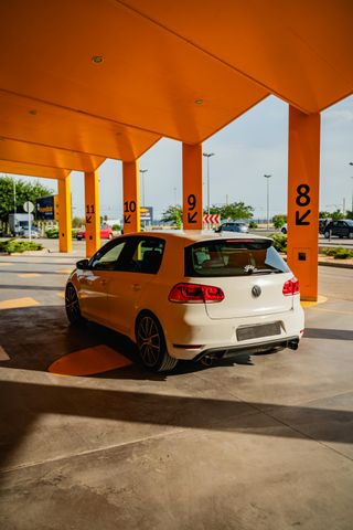 VOLKSWAGEN Golf  2009