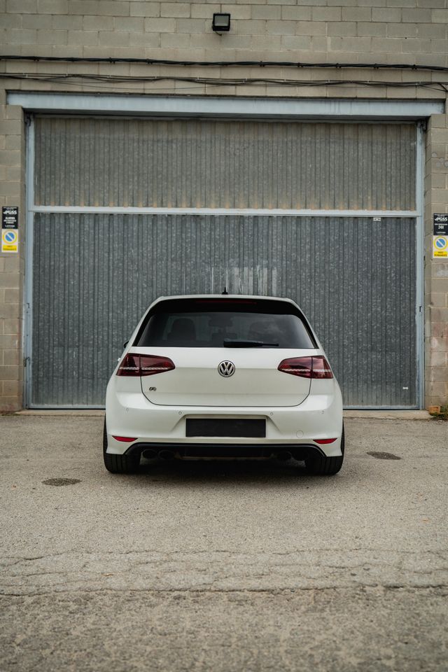 Volkswagen Golf 7 R 300CV  2015
