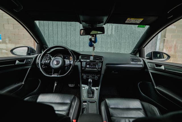 Volkswagen Golf 7 R 300CV  2015