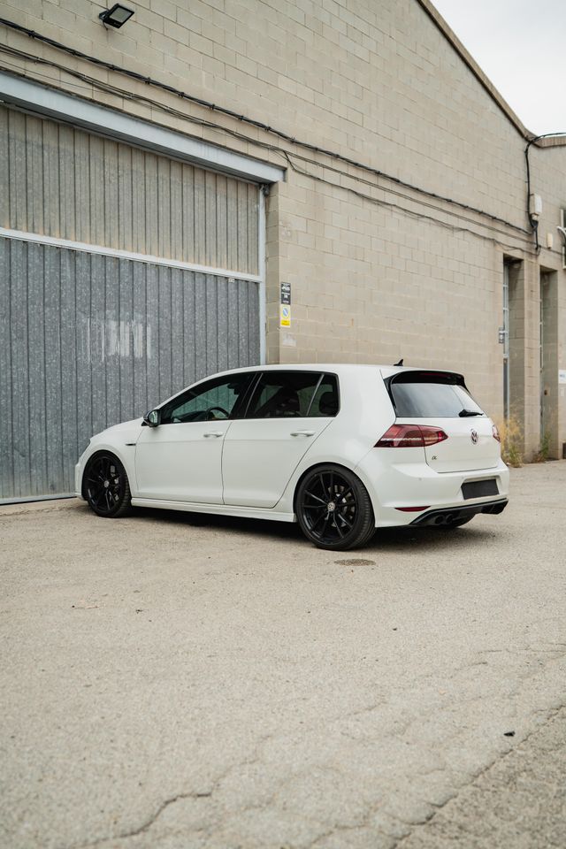 Volkswagen Golf 7 R 300CV  2015