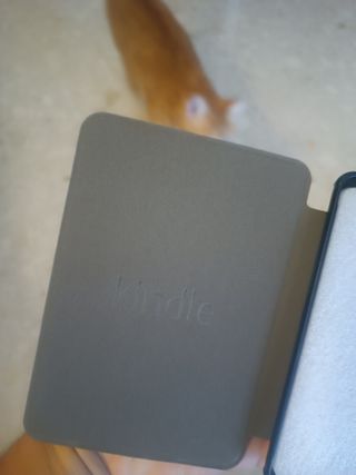 Maravillosa funda reigida magnetica kindle 11,  6"