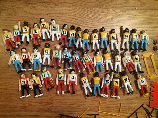 40 muñecos Colacao años 80 y accesorios