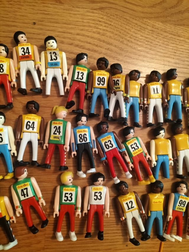 40 muñecos Colacao años 80 y accesorios