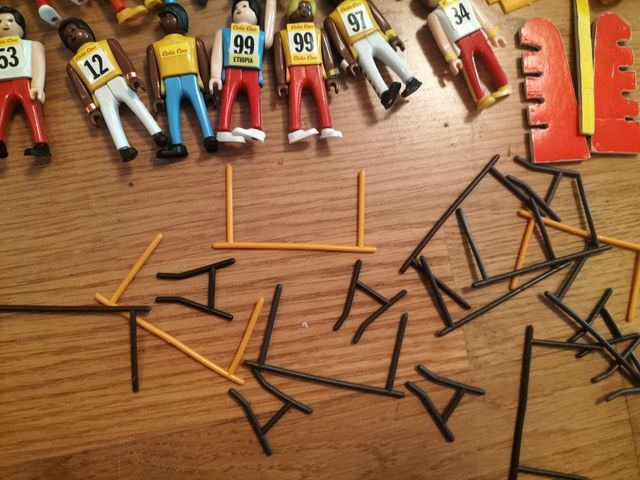 40 muñecos Colacao años 80 y accesorios