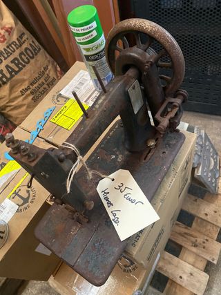 MÁQUINA DE COSER VINTAGE