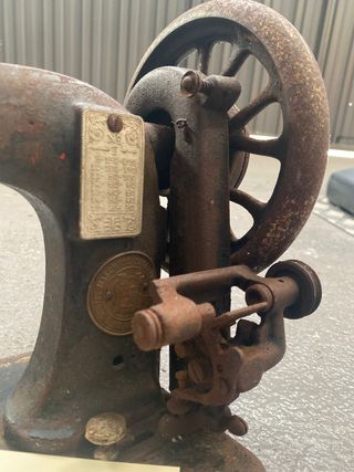 MÁQUINA DE COSER VINTAGE