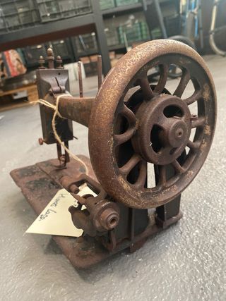 MÁQUINA DE COSER VINTAGE