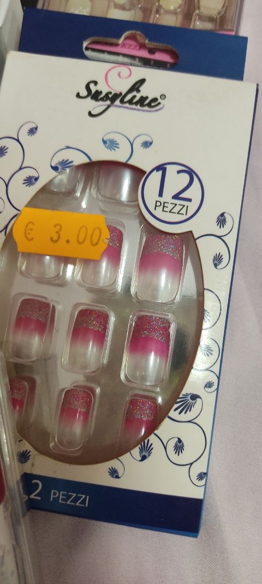 Unghie finte da applicare