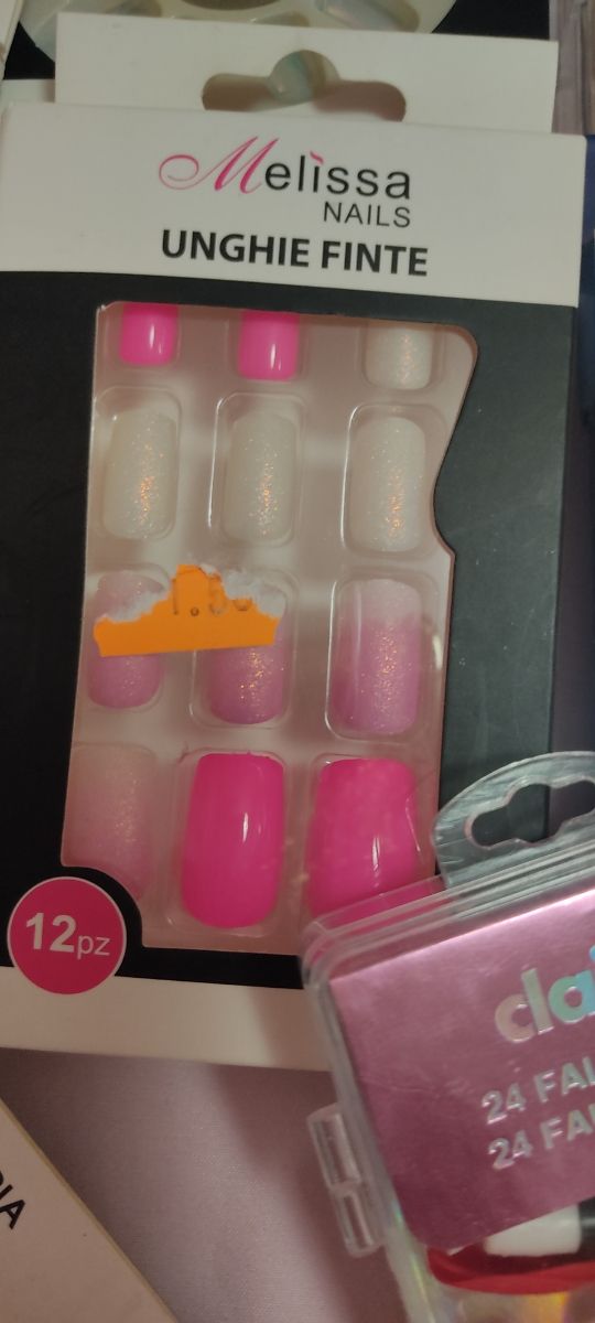 Unghie finte da applicare