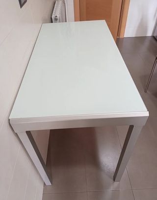 Mesa de cocina extensible y 2 sillas