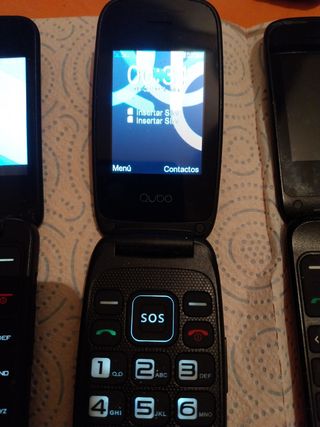 Teléfonos vintage 10 euros cada uno.