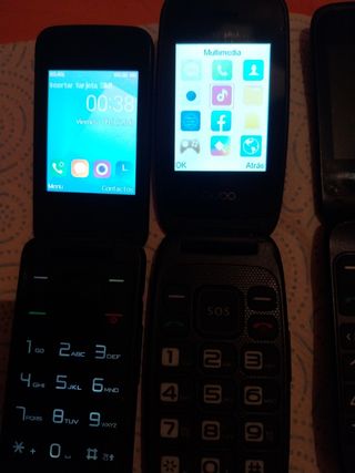 Teléfonos vintage 10 euros cada uno.