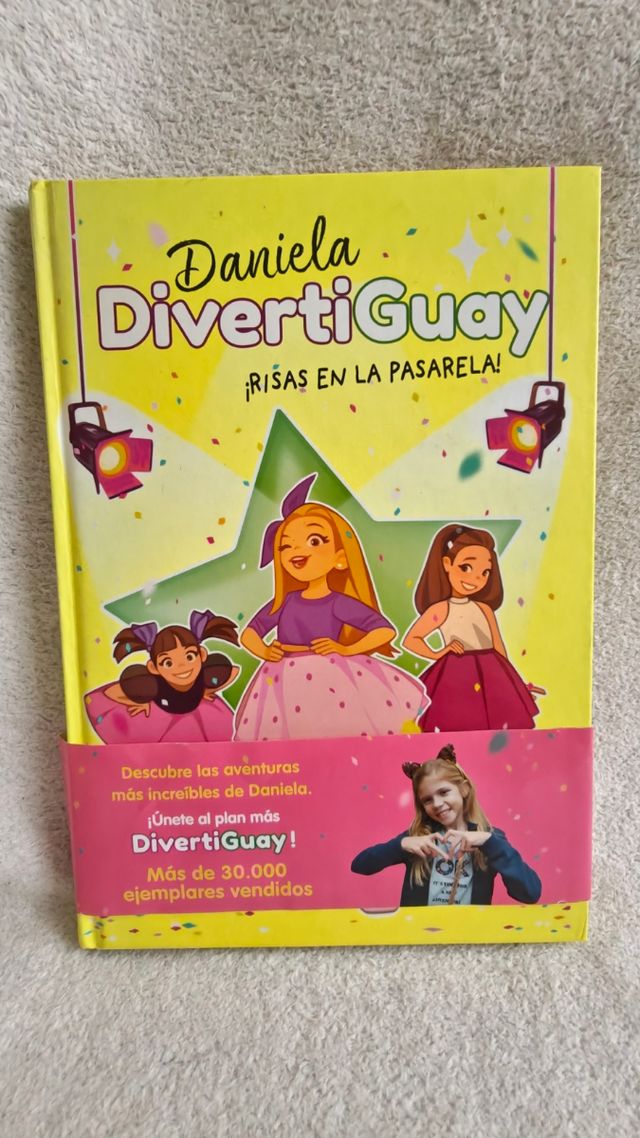 Libro-Daniela DivertiGuay