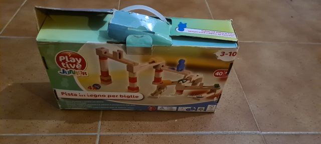 Laberinto de madera para canicas