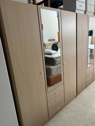 Armario 3 puertas con espejo