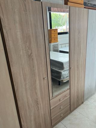 Armario 3 puertas con espejo