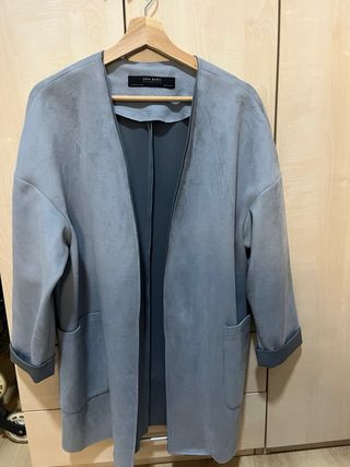 Chaqueta ante Zara