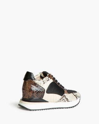 Zapatilla deportiva de corina