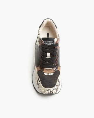 Zapatilla deportiva de corina