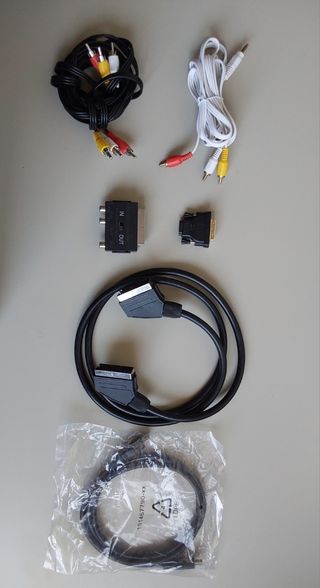 Cables variados y adaptadores