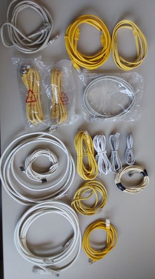 Cables variados y adaptadores