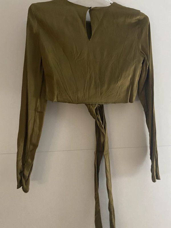 Top Verde Militar Satinado