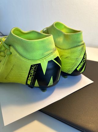 Botines de futbol