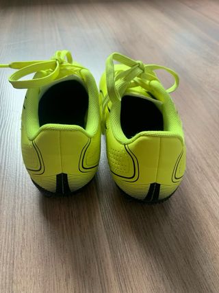 Botas futbol niño talla 31