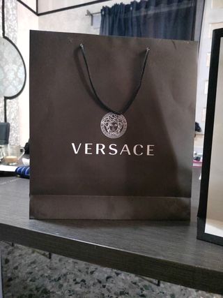 Busta, shopper Versace