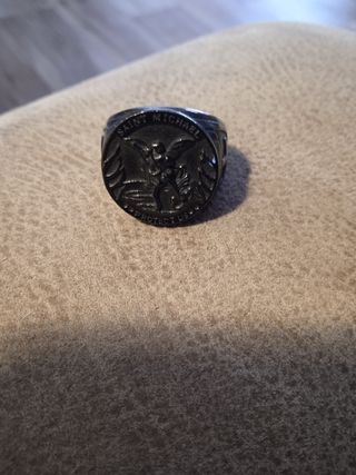 Anillo acero negro arcangel san Miguel