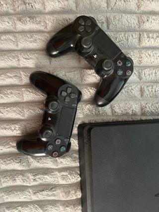 Ps4 con 2 mandos
