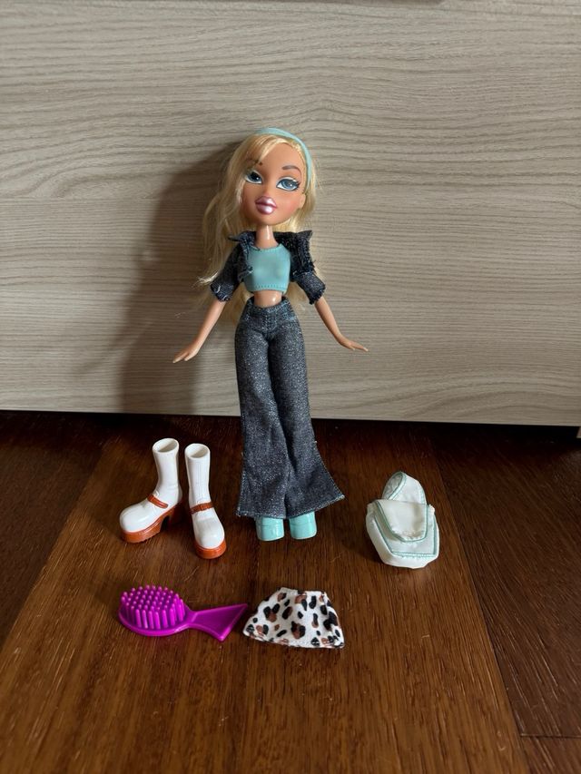 Bratz Cloe con accessori 1 edizione 2001