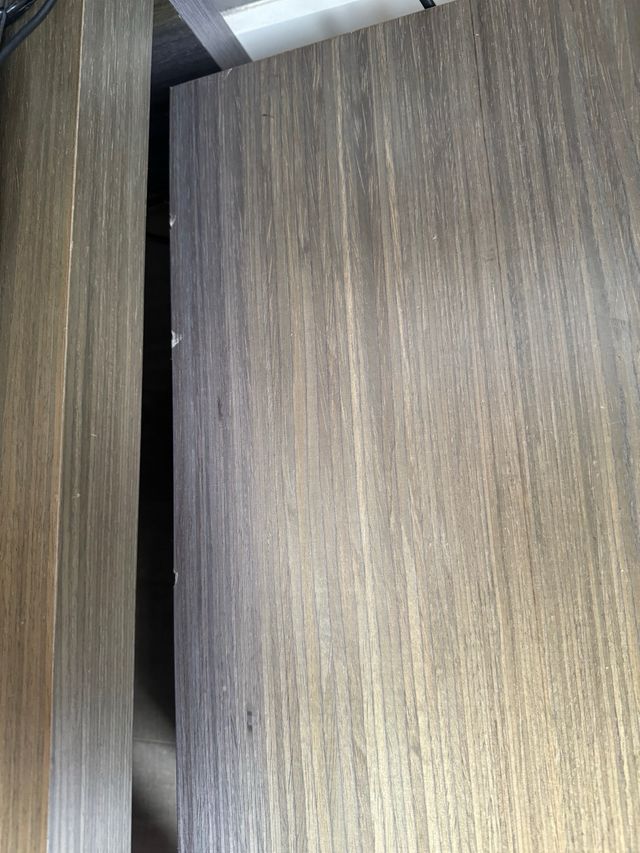 Conjunto de mesillas y cómoda