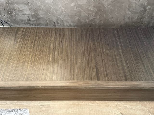 Conjunto de mesillas y cómoda