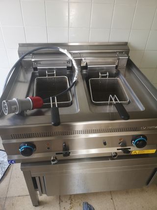 Cocina electrica y freidora eléctrica