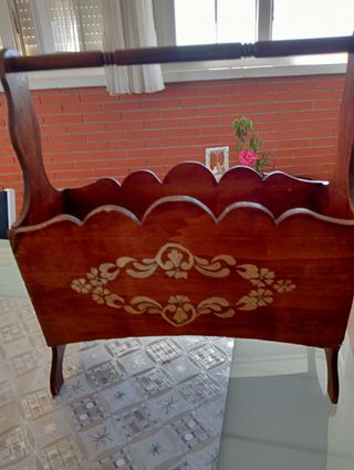 Revistero de madera 