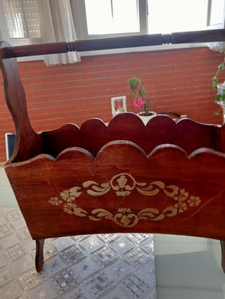 Revistero de madera 