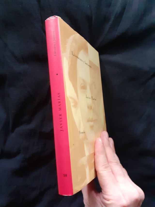 J. Marías, firmado y dedicado