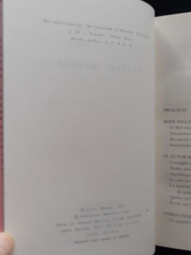 J. Marías, firmado y dedicado