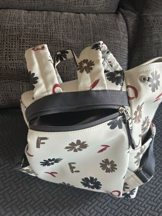 Mochila Parfois blanca con estampados