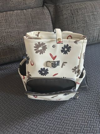 Mochila Parfois blanca con estampados