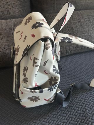 Mochila Parfois blanca con estampados