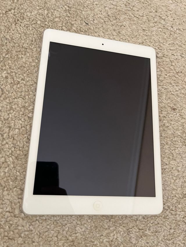 Ipad Air 32GB plata año 2014